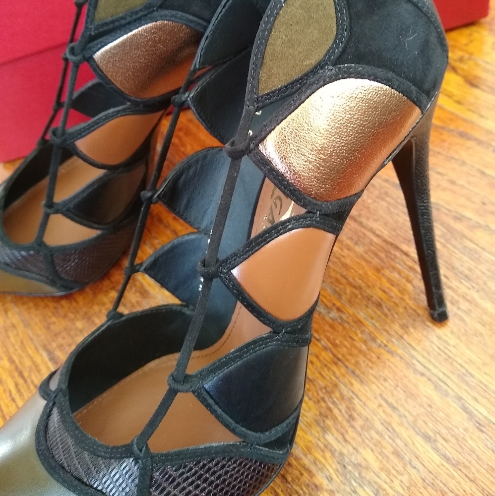 Salvatore Ferragamo stilettos - Picture 3 of 16